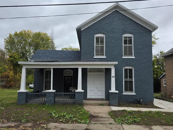 632 E Iroquois St, Freeport, IL 61032