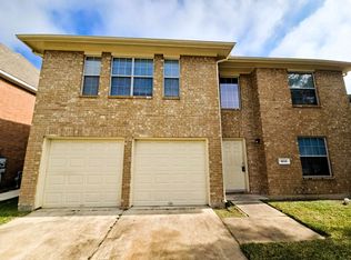 4014 E Lindbergh Ct, Baytown, TX 77521