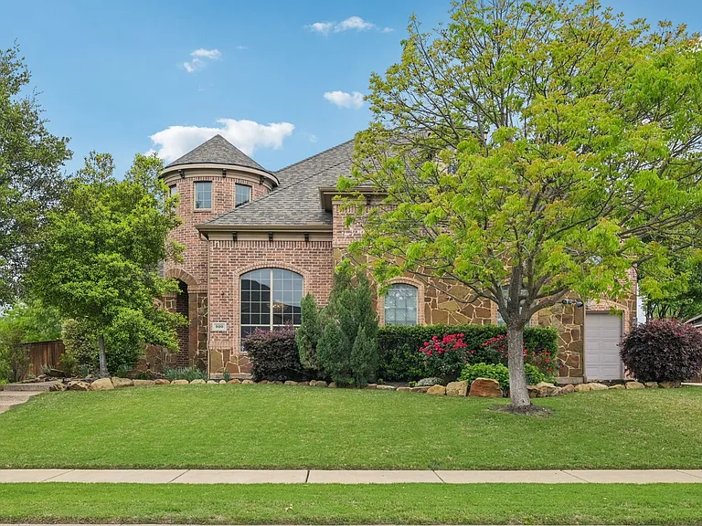 920 Norma Ln — Photo 1