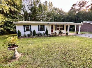 2406 Harts Bridge Rd, Jackson, TN 38301