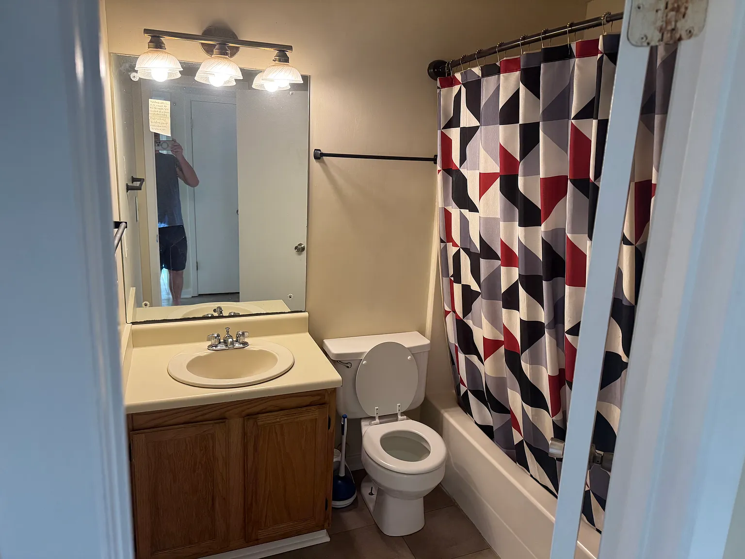 2 bed, 940 sqft, $1,300 — Photo 2