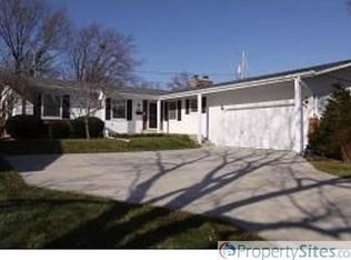 W172N9351 Shady Ln, Menomonee Falls, WI 53051