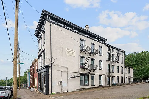 2419 Vine St Photo 1