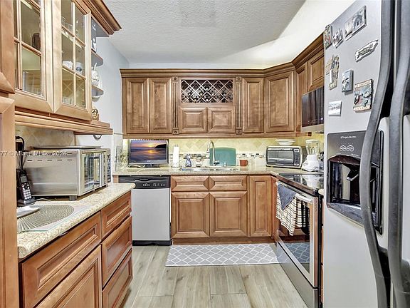 2nd image of 7225 Ashmont Cir #103