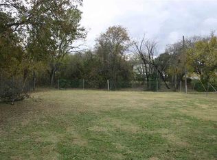 424 N Las Vegas Trl, White Settlement, TX 76108