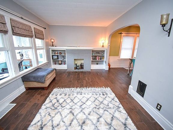 5th image of 208 Villa Ave
