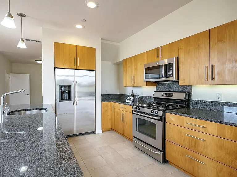 5540 Doyle St — Photo 20
