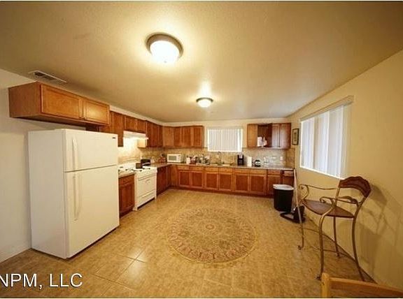 4th image of 534 W 45th St