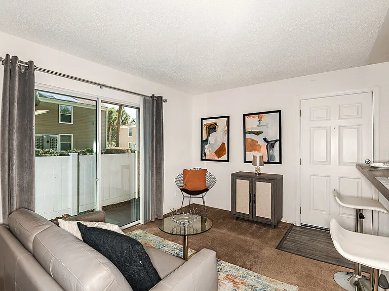 Woodlake Villas — Photo 26