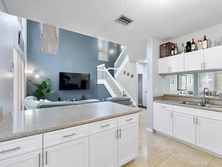 11221 NW 46th Dr — Photo 8