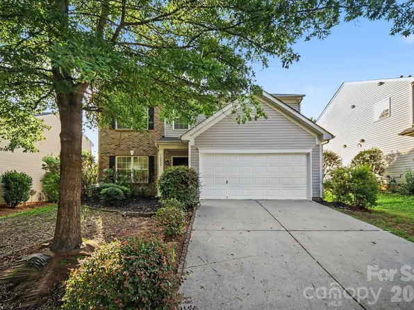 10035 Barrands Ln, Charlotte, NC 28278