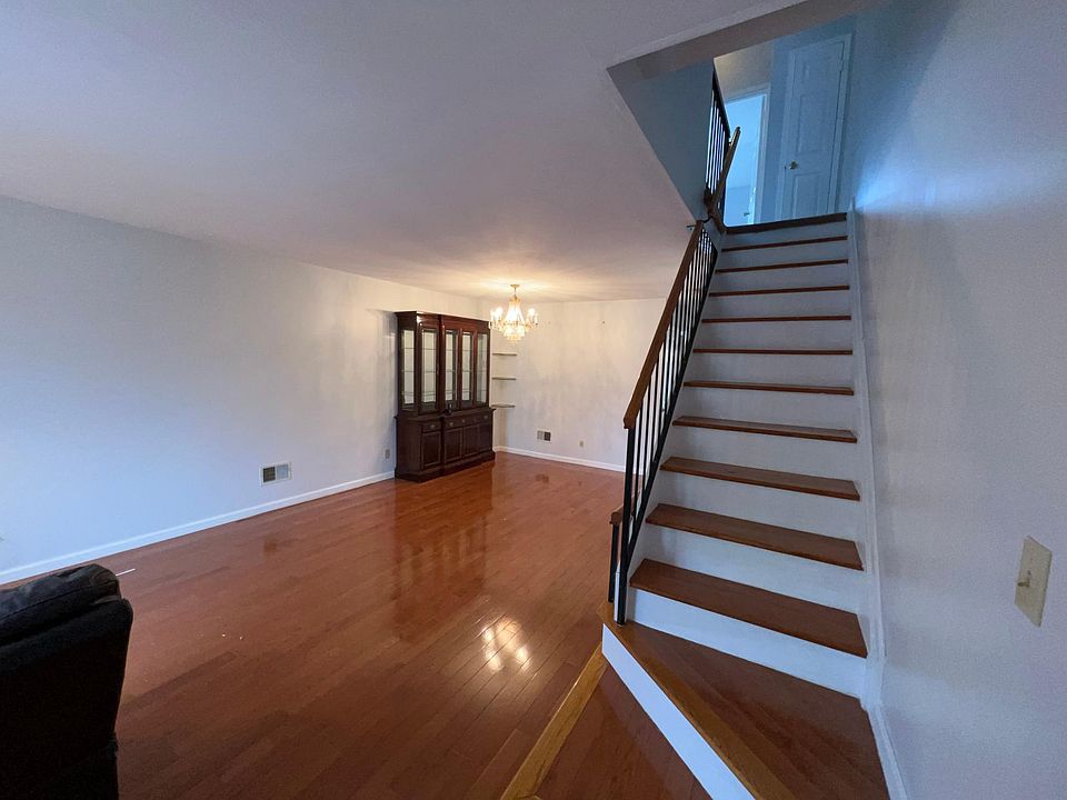 1st image of 28 Donley Ave #3