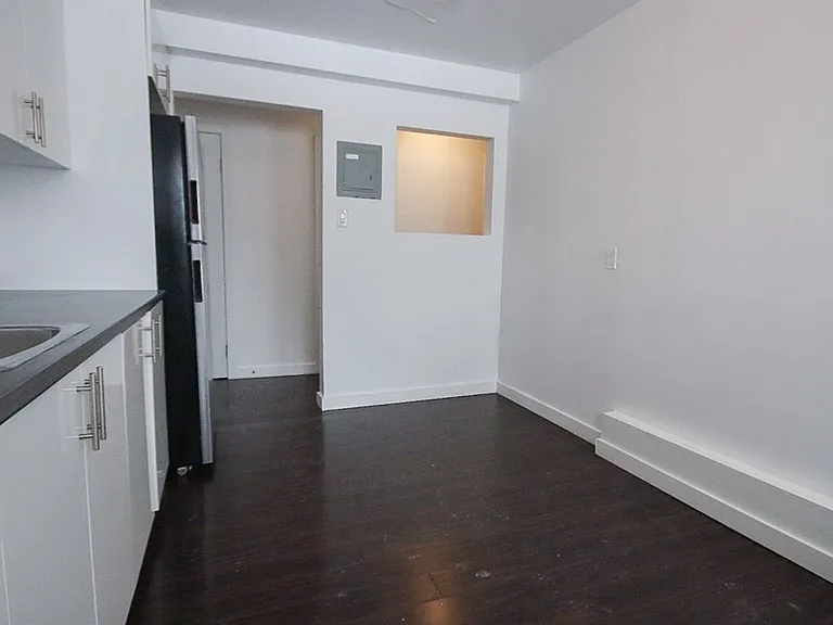 169 Lancaster St W #403 — Photo 18