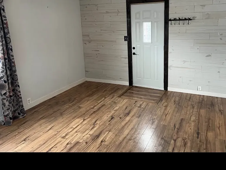 807 Concord Ln #811 — Photo 1