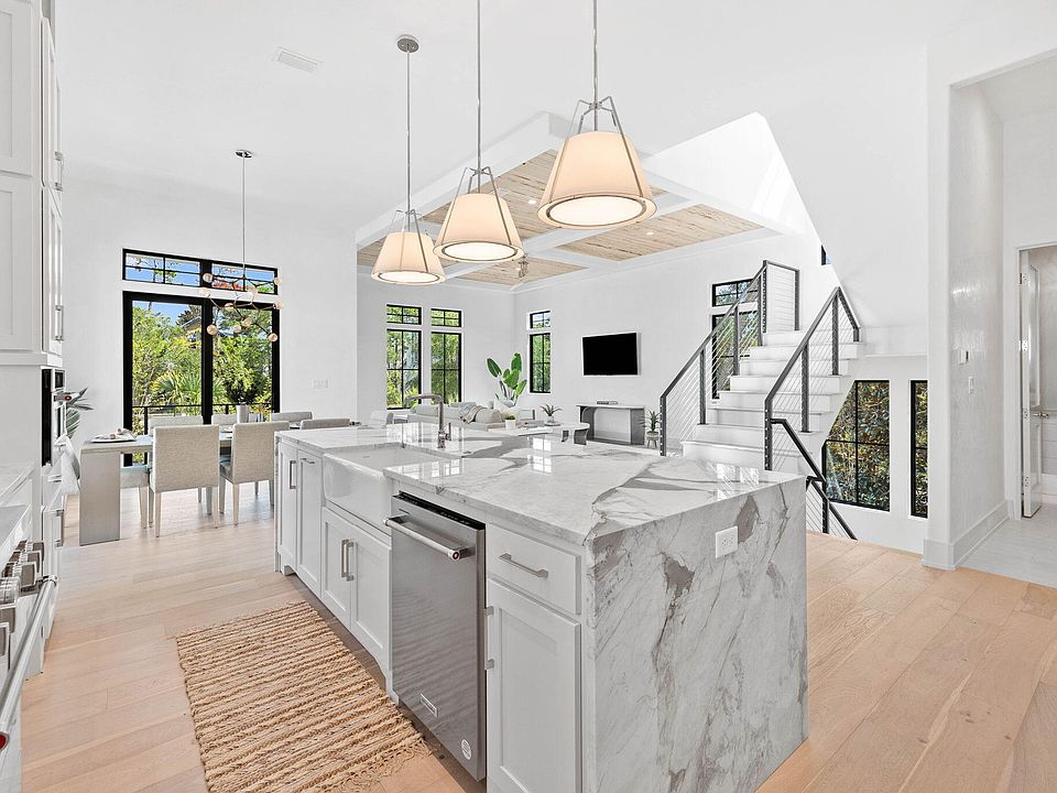 1st image of 91 Grande Pointe Dr S