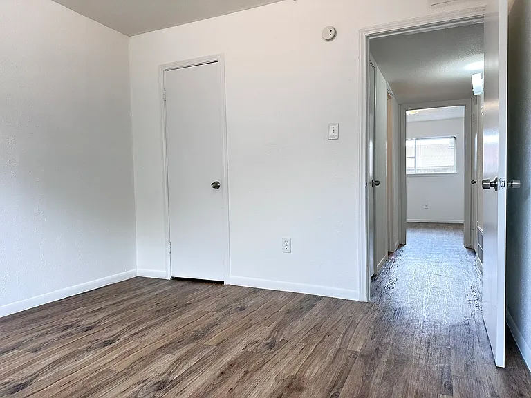 Timber Crossing Apartments — Photo 6