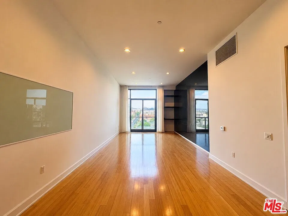 2 bed, 2.0 bath, 1690 sqft, $3,700 — Photo 4