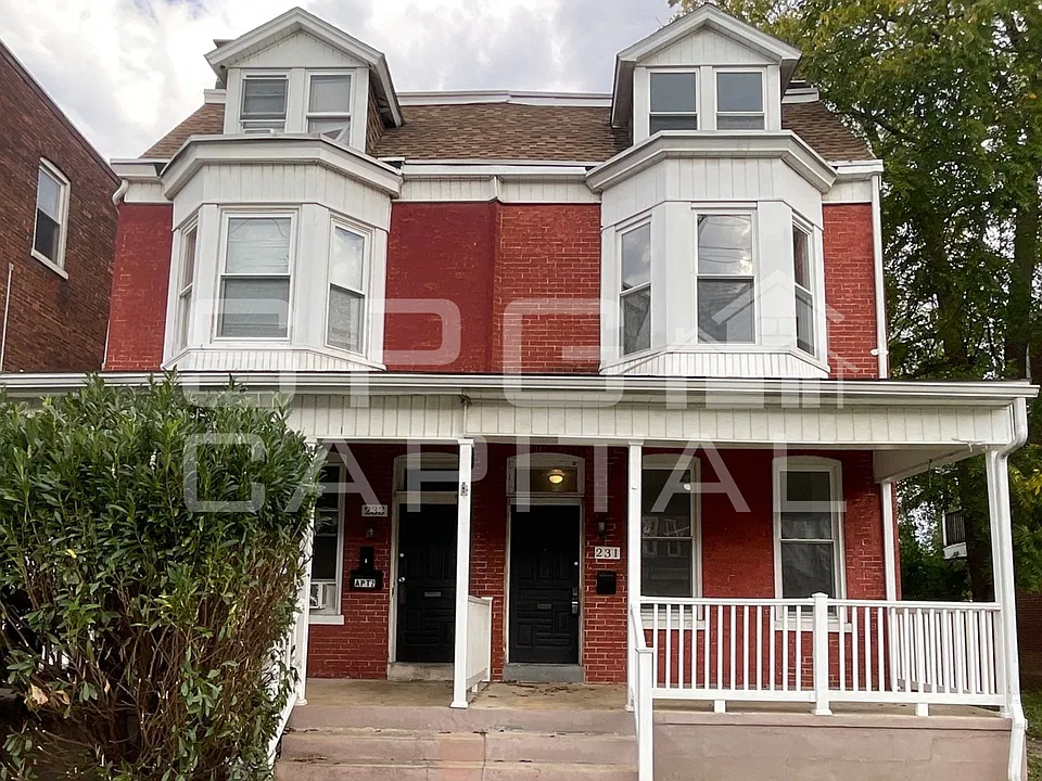 231 W Jackson St