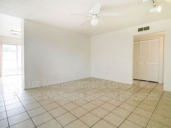 5th image of 1412 E Palmdale Dr