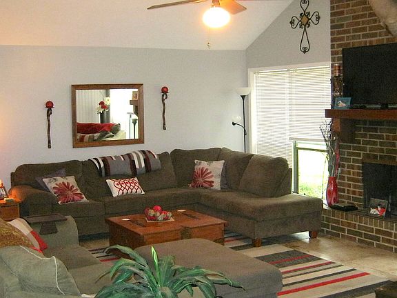 2nd image of 8619 Rosewood Dr.
