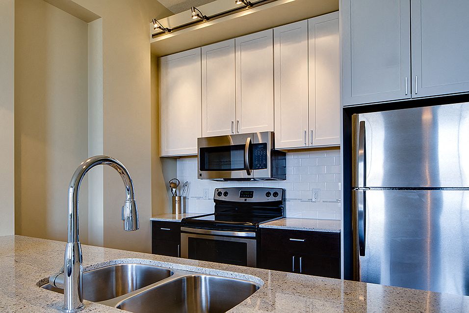1st image of 430 Oak Grove St #2673184