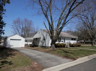 703 E Hudson St, Poynette, WI 53955