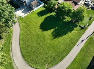 6054 W Lakeside Dr SW, Sherrodsville, OH 44675