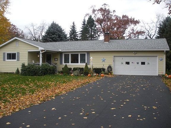 2nd image of 26 Algonquin Dr