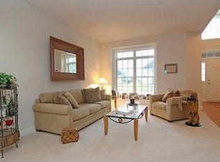 39W753 N Hathaway Ln, Geneva, IL 60134