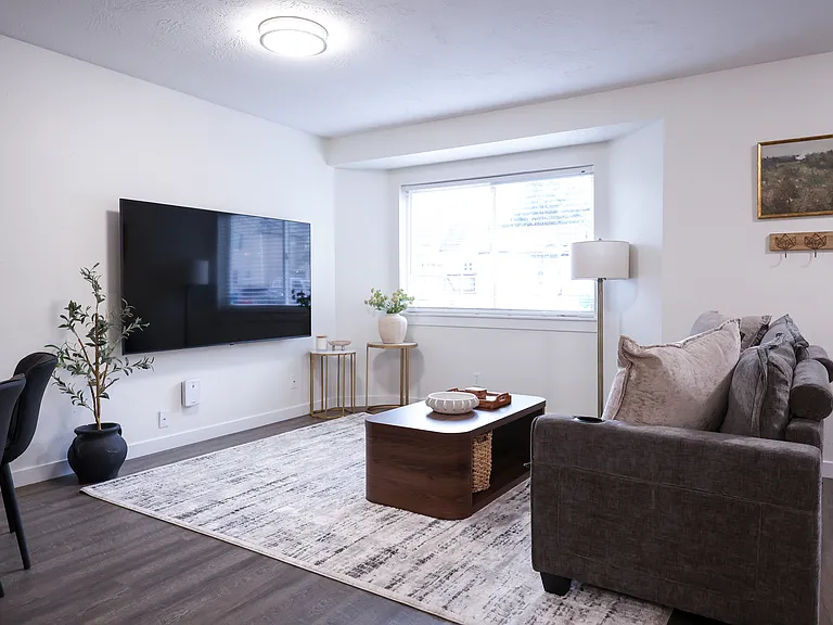 403 E 8th Ave #1 — Photo 3