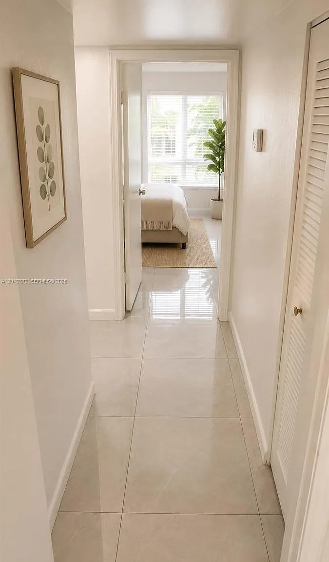 3 bed, 1.0 bath, 223601 sqft, $2,132 — Photo 3