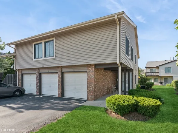 1351 Kingsbury Dr Unit 5, Hanover Park, IL 60133