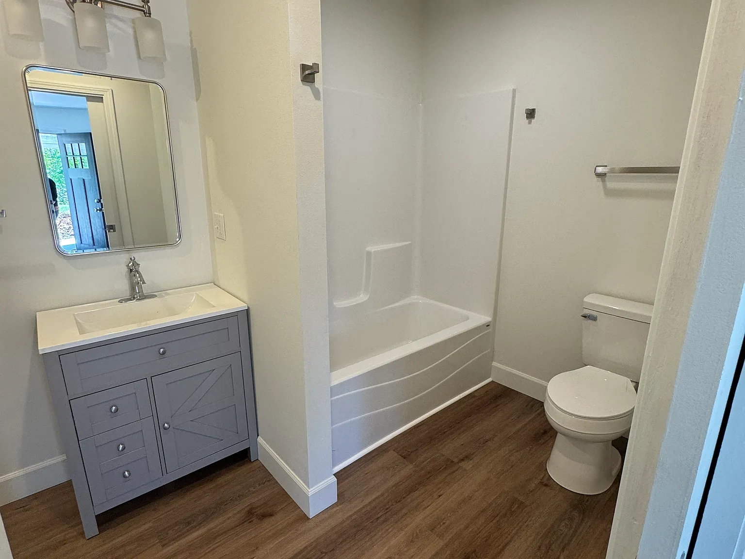 2 bed, 758 sqft, $1,100 — Photo 4