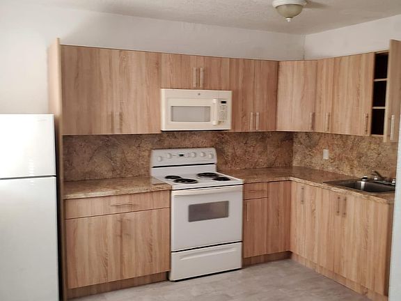 5th image of 1939 N Glades Dr #10