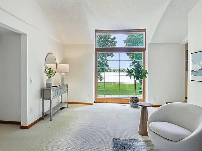 2500 Avon Dr — Photo 5