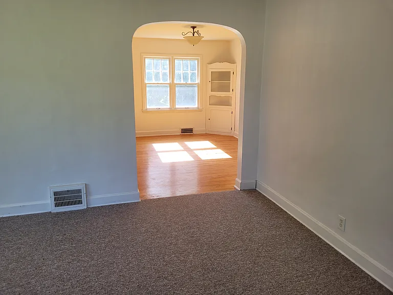 5403 Seymour Rd — Photo 4