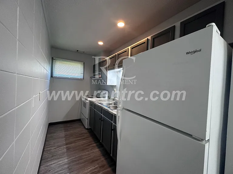 1005-8 Oak St — Photo 2
