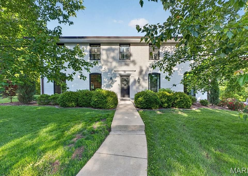1st image of 55 Berkshire Dr