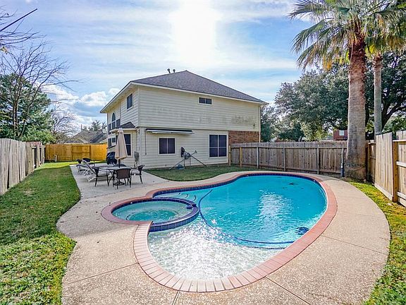 2nd image of 3518 Bramblefern Pl