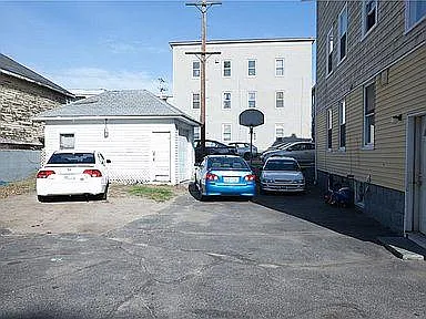 25 Read Ave #3 — Photo 15