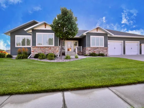 1633 Norwood Dr, Aberdeen, SD 57401