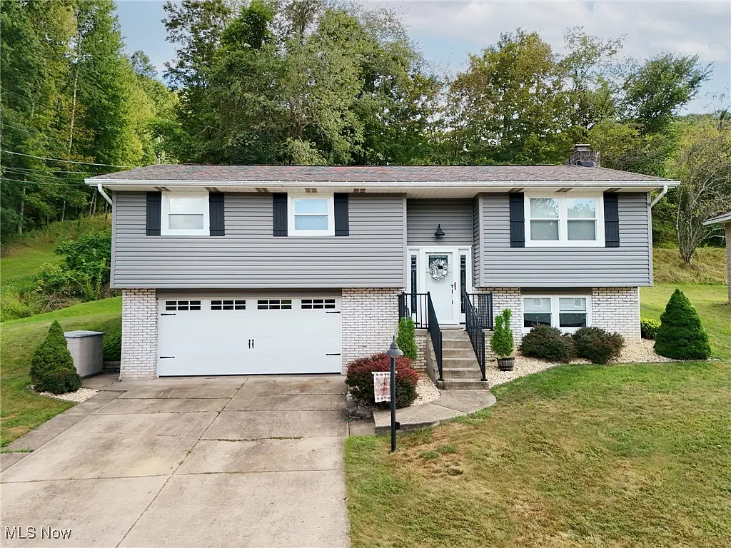 307 Country Club Blvd photo 1