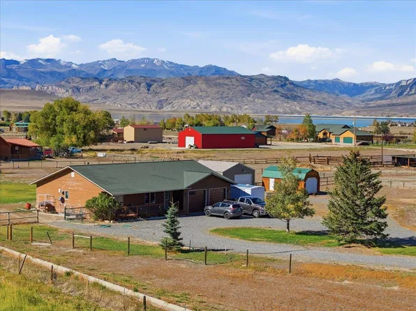 9 S Marquette Ct, Cody, WY 82414