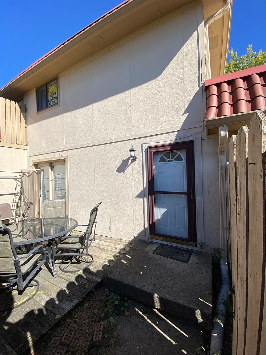 2775 Del Prado Dr photo 1
