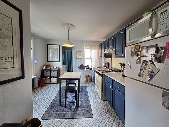 3rd image of 65 Waverly Ave #2