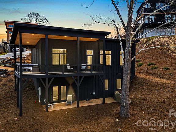 2nd image of 306 Broad Vista Ln