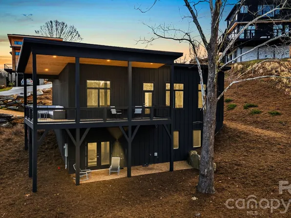 306 Broad Vista Ln, Asheville, NC 28804