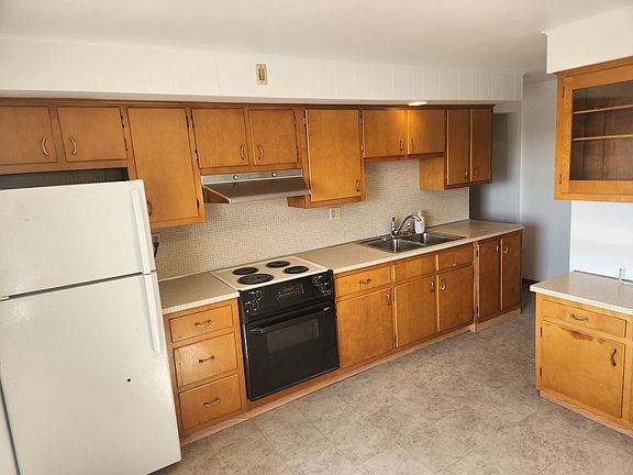 3rd image of 616 Schreiber Ave APT C