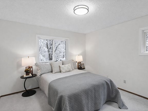 5th image of 20420 Hughes Ave W