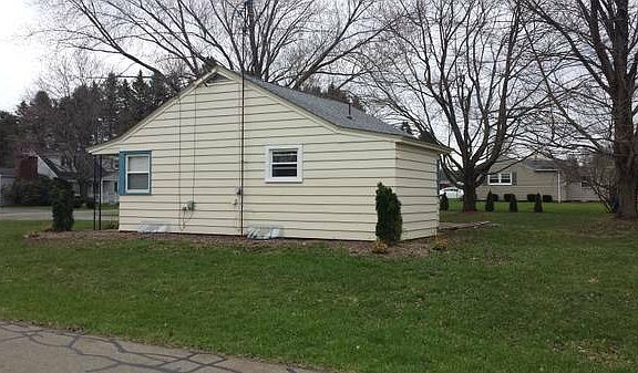 3rd image of 8 Carroll St